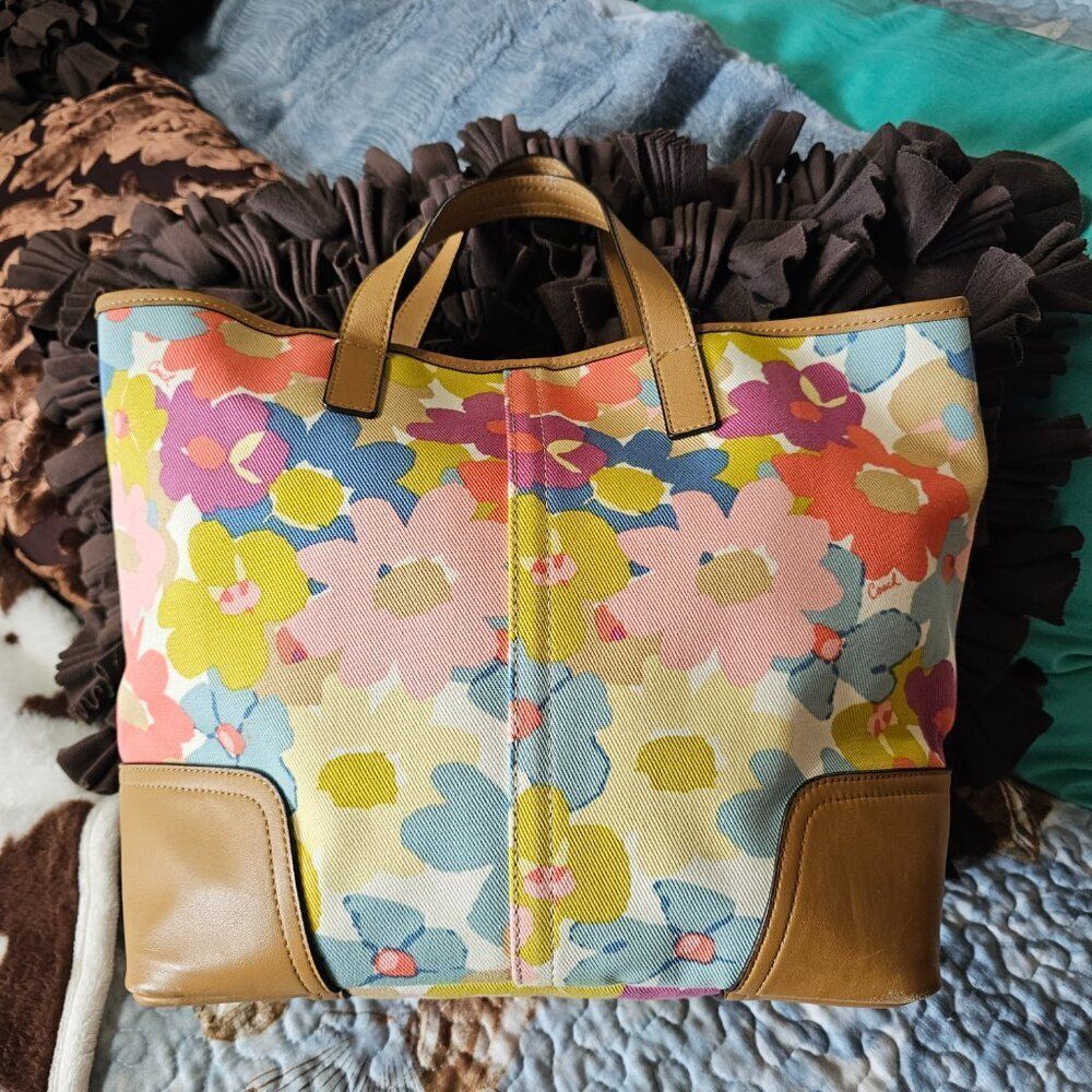 Coach Hadley Floral Print Duffle Shoulder Bag Tote Purse